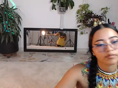 Snapshot of Agatha_curly chatting on July 1, 11:04 pm Agatha curly online show from July 1, 11:04 pm