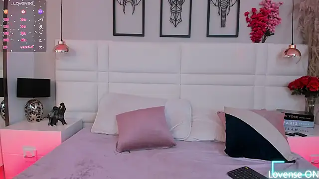 Snapshot of Chloe__fox_ chatting on July 25, 3:48 am Chloe fox online show from July 25, 3:48 am