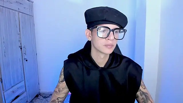 tylerrnova online show from July 8, 1:54 am