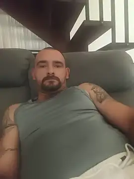 Snapshot of Titi31000toulouse chatting on June 24, 12:26 pm Titi31000toulouse online show from June 24, 12:26 pm
