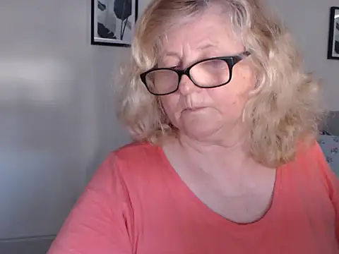 Snapshot of NoraMelow chatting on July 11, 7:44 am NoraMelow online show from July 11, 7:44 am