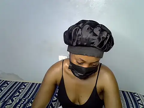 Snapshot of Dayanna_O chatting on June 22, 6:43 am Dayanna O online show from June 22, 6:43 am