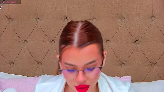 Snapshot of YasminnDoll chatting on July 18, 4:38 am YasminnDoll online show from July 18, 4:38 am