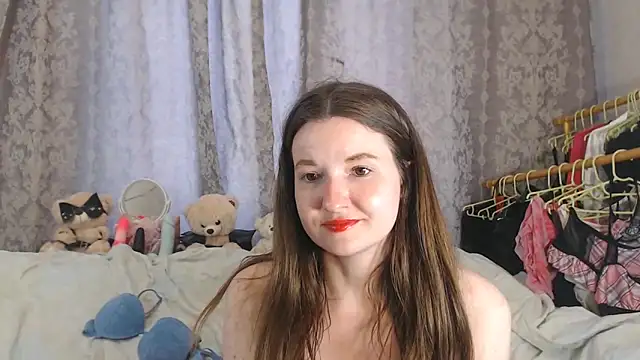 ChloeBrooklyn online show from June 19, 9:24 am