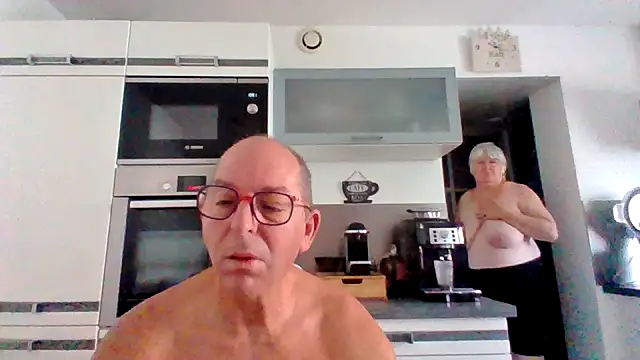 Snapshot of coquinesensuel chatting on July 4, 8:53 am coquinesensuel online show from July 4, 8:53 am