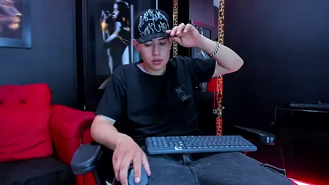 Thiagoo Vega online show from June 20, 7:27 pm