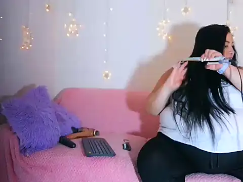 Snapshot of Sammysexy__ chatting on July 7, 6:45 pm Sammysexy online show from July 7, 6:45 pm