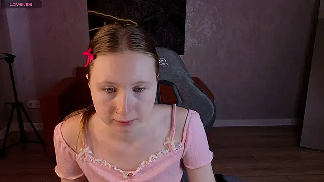 LiliTiny online show from June 27, 1:21 am