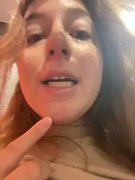 Snapshot of kate_nicepops333221 chatting on June 21, 7:44 am kate nicepops333221 online show from June 21, 7:44 am