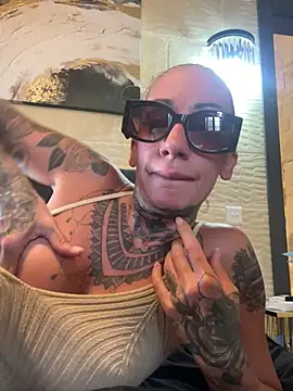 Snapshot of inked_up_jade chatting on June 19, 4:22 pm inked up jade online show from June 19, 4:22 pm