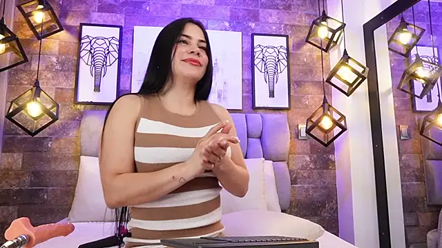 Miss Isabeella online show from July 11, 12:08 pm