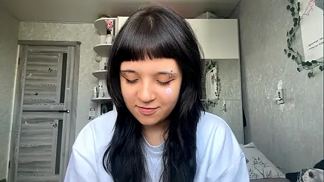 Snapshot of K1ttz1_cutie chatting on June 20, 11:24 am K1ttz1 cutie online show from June 20, 11:24 am