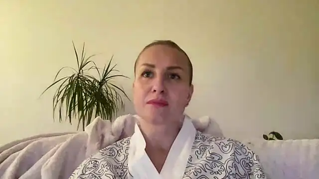 Snapshot of Delissaxx chatting on June 23, 9:24 pm Delissaxx online show from June 23, 9:24 pm