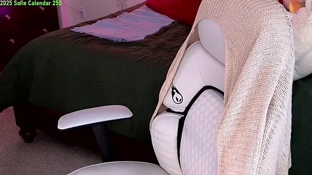 MySweetSofie online show from January 19, 4:01 am