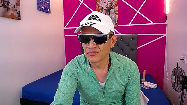 Snapshot of Cesirry_ chatting on July 14, 7:08 pm Cesirry online show from July 14, 7:08 pm