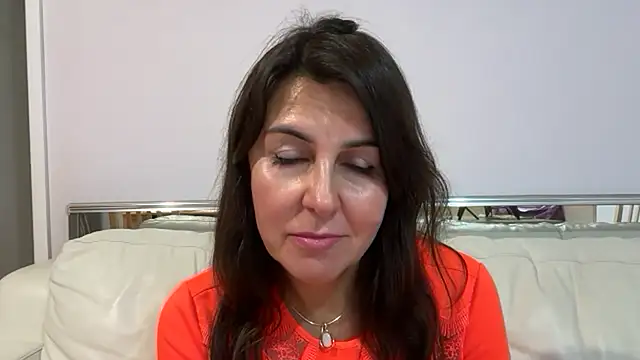 Jonellasa online show from July 3, 11:05 am
