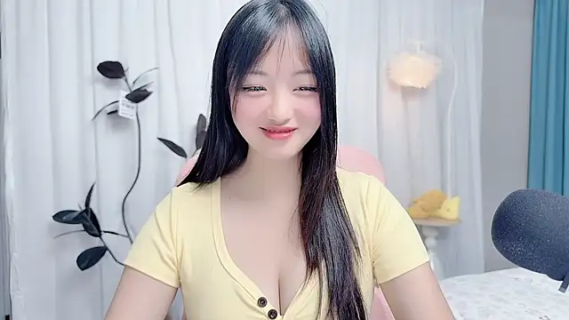 Snapshot of Winnie666999 chatting on July 28, 12:48 pm Winnie666999 online show from July 28, 12:48 pm