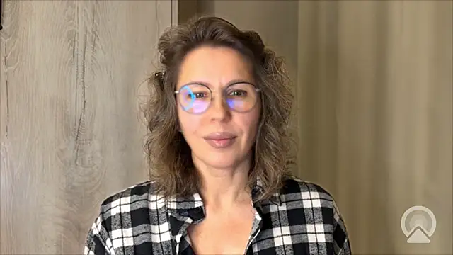 Snapshot of Linoria chatting on June 23, 5:00 pm Linoria online show from June 23, 5:00 pm