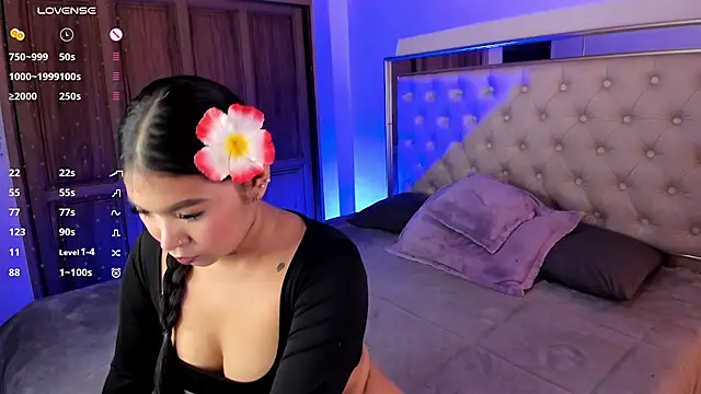 Snapshot of miss_alice_jones chatting on July 2, 8:59 pm miss alice jones online show from July 2, 8:59 pm