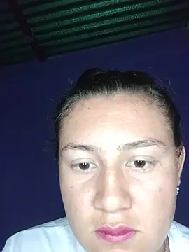Snapshot of Emily_RoseM chatting on June 25, 4:34 am Emily RoseM online show from June 25, 4:34 am
