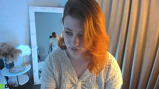 Velvet-Flame online show from August 5, 3:09 am