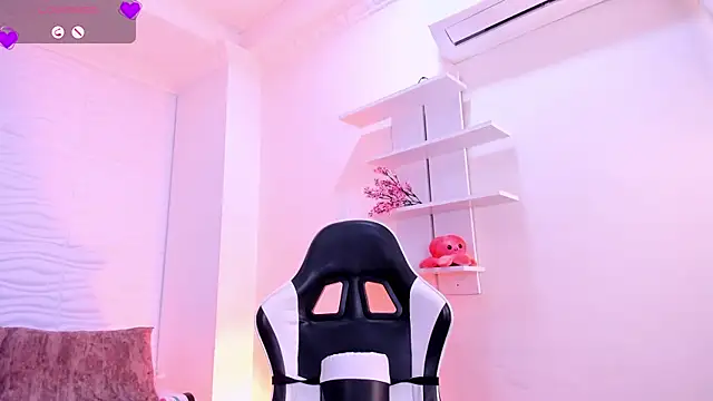 AylinLove  online show from August 3, 11:26 am