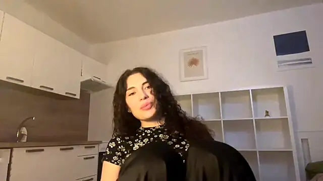 Snapshot of runawyin chatting on July 14, 6:24 pm runawyin online show from July 14, 6:24 pm