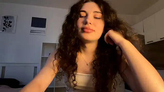 Snapshot of runawyin chatting on August 8, 5:04 pm runawyin online show from August 8, 5:04 pm
