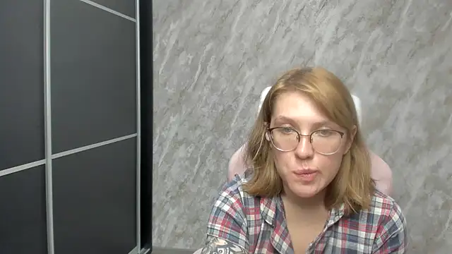 Reginasmilee online show from March 2, 1:49 pm