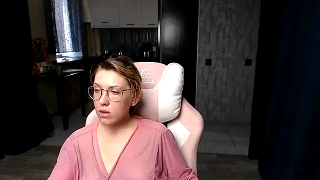 Reginasmilee online show from September 15, 11:54 am