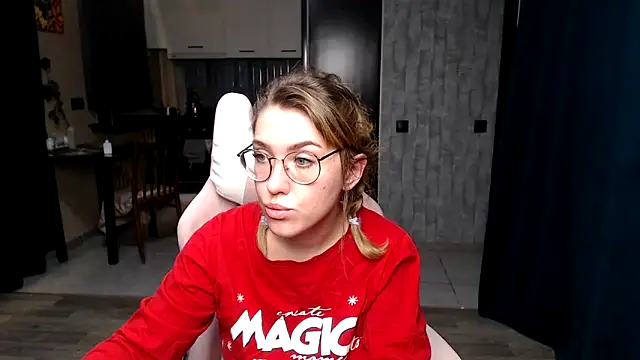 Reginasmilee online show from September 27, 12:26 am