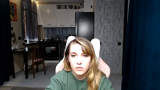 Reginasmilee online show from September 27, 12:32 pm