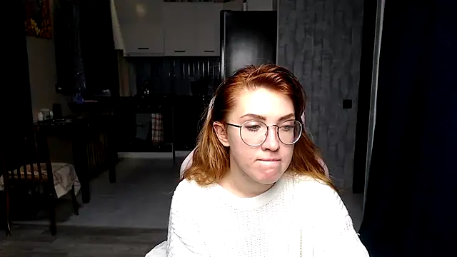 Reginasmilee online show from October 18, 1:01 pm