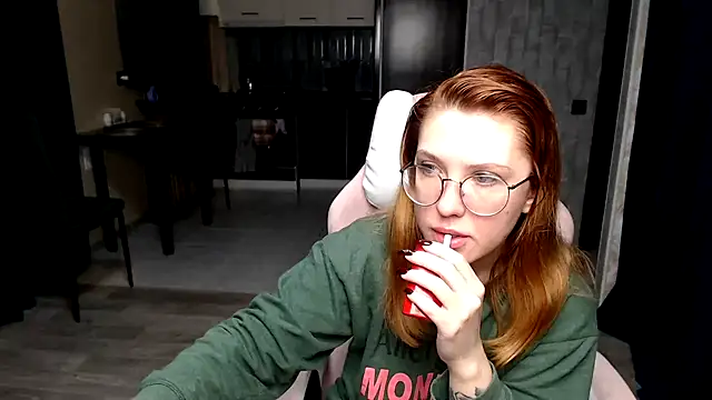 Reginasmilee online show from November 1, 12:56 am