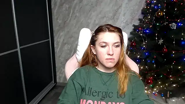 Reginasmilee online show from January 8, 2:30 pm