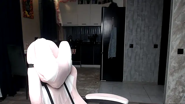 Reginasmilee online show from March 18, 3:53 am