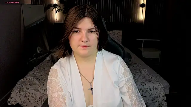 Snapshot of KittyLiikk chatting on July 14, 2:05 am KittyLiikk online show from July 14, 2:05 am