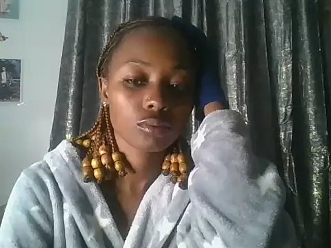Snapshot of Prettyquueen chatting on June 27, 11:43 pm Prettyquueen online show from June 27, 11:43 pm