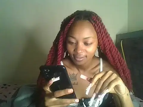 Snapshot of Prettyquueen chatting on August 8, 7:10 am Prettyquueen online show from August 8, 7:10 am