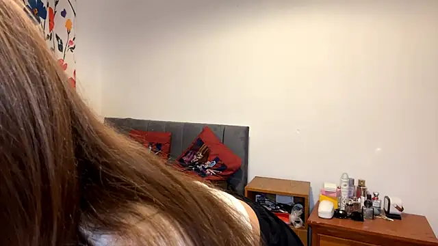 dewlullaby online show from July 25, 10:40 pm
