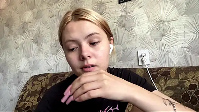 Jeneienal 1 online show from July 1, 2:07 pm