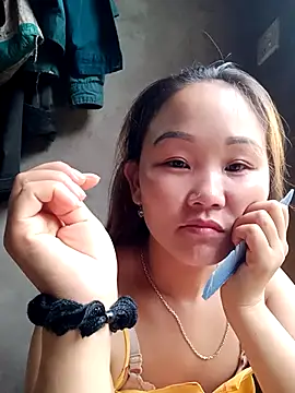 Snapshot of Emma-18h chatting on July 7, 11:09 pm Emma-18h online show from July 7, 11:09 pm