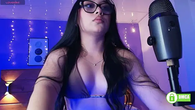 Snapshot of juanita_martel chatting on June 23, 9:46 pm juanita martel online show from June 23, 9:46 pm