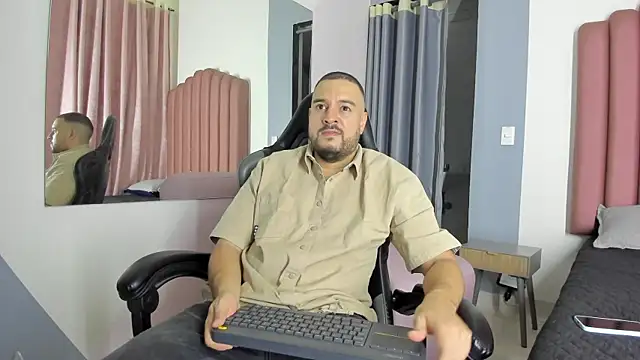 Nicola D Angelo online show from July 25, 8:39 pm