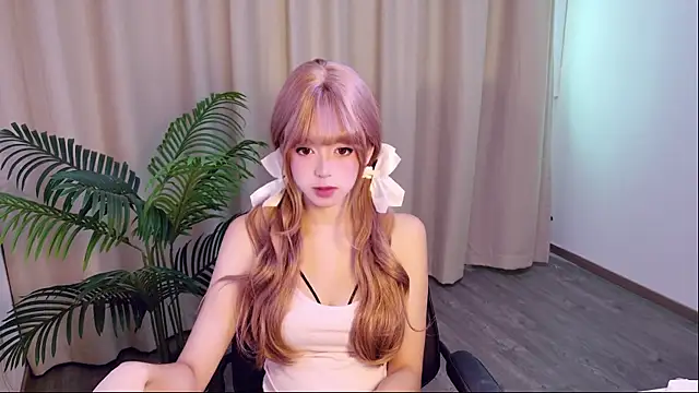 Elegant-001 online show from August 6, 7:43 am