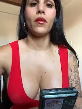 chiquiscaro online show from July 14, 2:12 pm