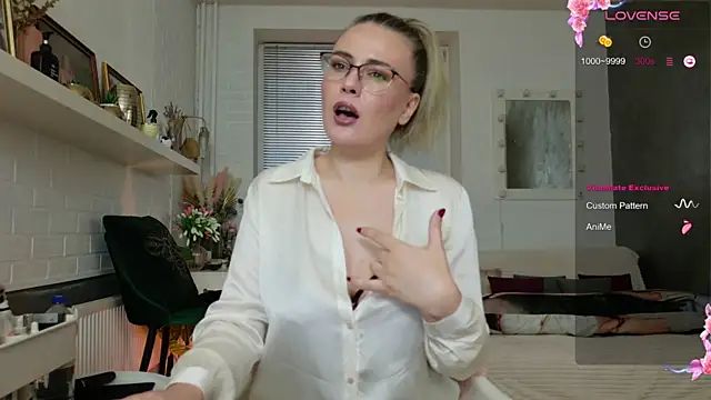 BeautyeyesLovely online show from October 28, 1:58 pm