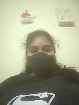 Snapshot of Cute-girlyy chatting on July 12, 9:33 am Cute-girlyy online show from July 12, 9:33 am