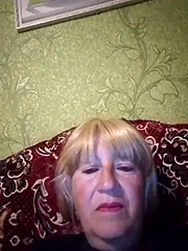 Snapshot of EmmaSwan555 chatting on July 8, 5:06 pm EmmaSwan555 online show from July 8, 5:06 pm
