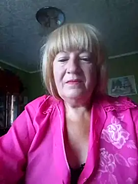 Snapshot of EmmaSwan555 chatting on July 19, 4:05 am EmmaSwan555 online show from July 19, 4:05 am